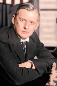 Capablanca vs Alekhine (0-1). 11ª partida do campeonato mundial de 1927  O  quarto campeão mundial: Alexander Alekhine 🏆 Nascido em 31 de outubro de  1892, em Moscou, filho de uma família